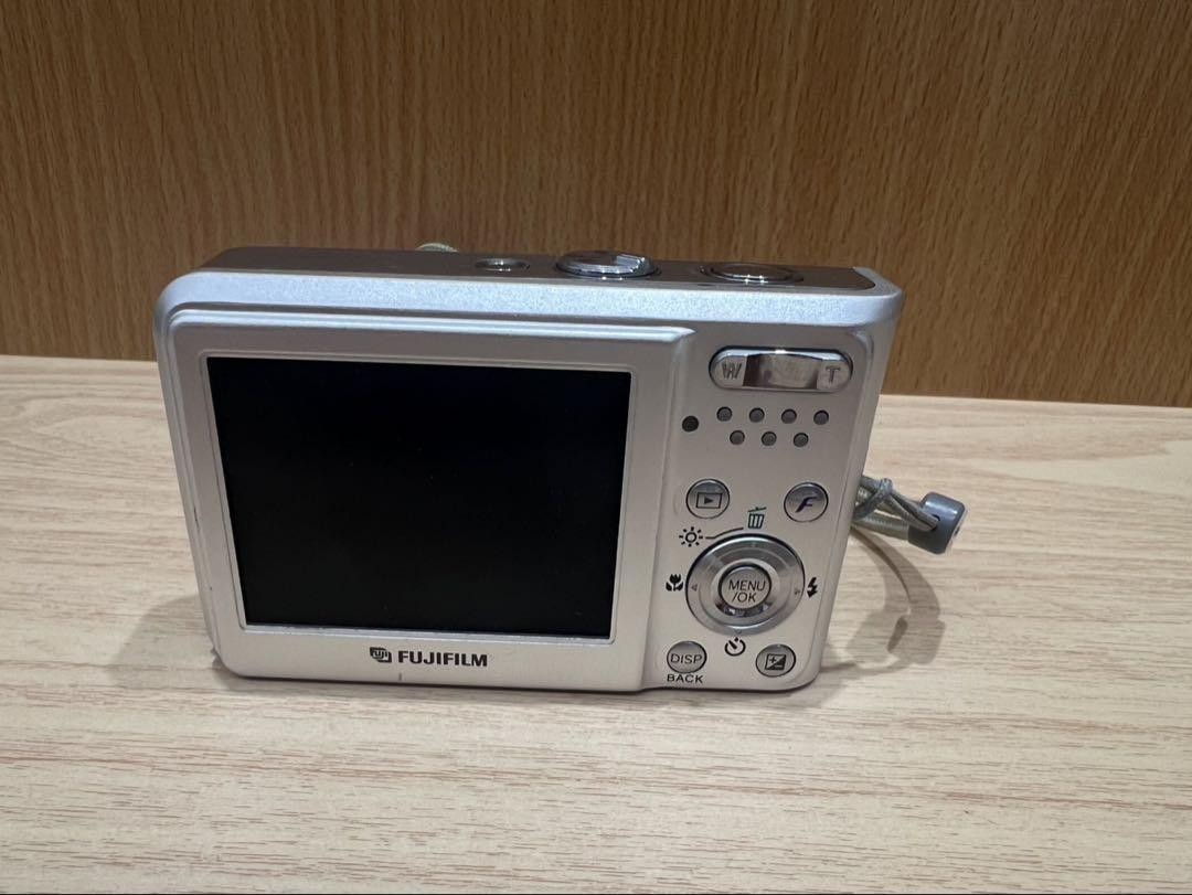 Fujifilm FinePix F30 6.3MP Compact Camera 3x Zoom LCD Used Japan