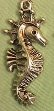 SEAHORSE NECKLACE - Pewter Pendant on 18  Silver-toned Cable