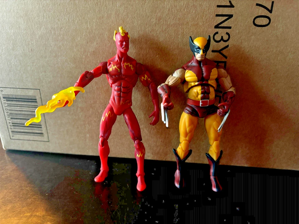 Набор комиксов Marvel Universe 3,75 дюйма Human Torch & Wolverine в комплекте - Изображение 2 из 2