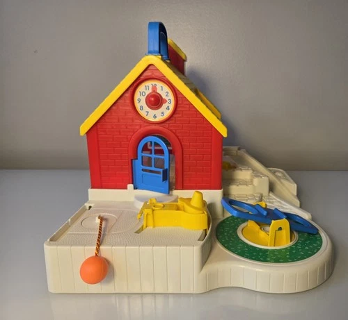 Vtg 1992 Fisher Price Chunky Little People School House #2559