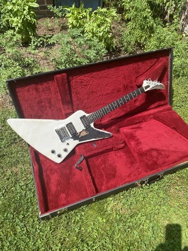 Gibson Explorer