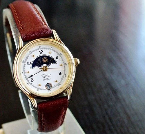 VINTAGE TIMEX DATE ELEGANT MOON PHASE QUARTZ WOMEN'S GOLDEN LEATHER DRESS WATCH