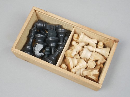 Staunton Pattern Boxwood House Martin Chess Set Original Wooden Box - Picture 3 of 4