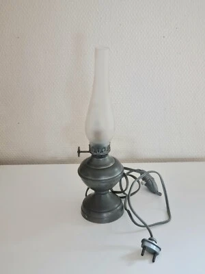 LAMPE A POSER ÉLECTRIFIER STYLE LAMPE A PETROLE EN ETAIN GARANTI FONCTIONNELLE - Photo 1/4