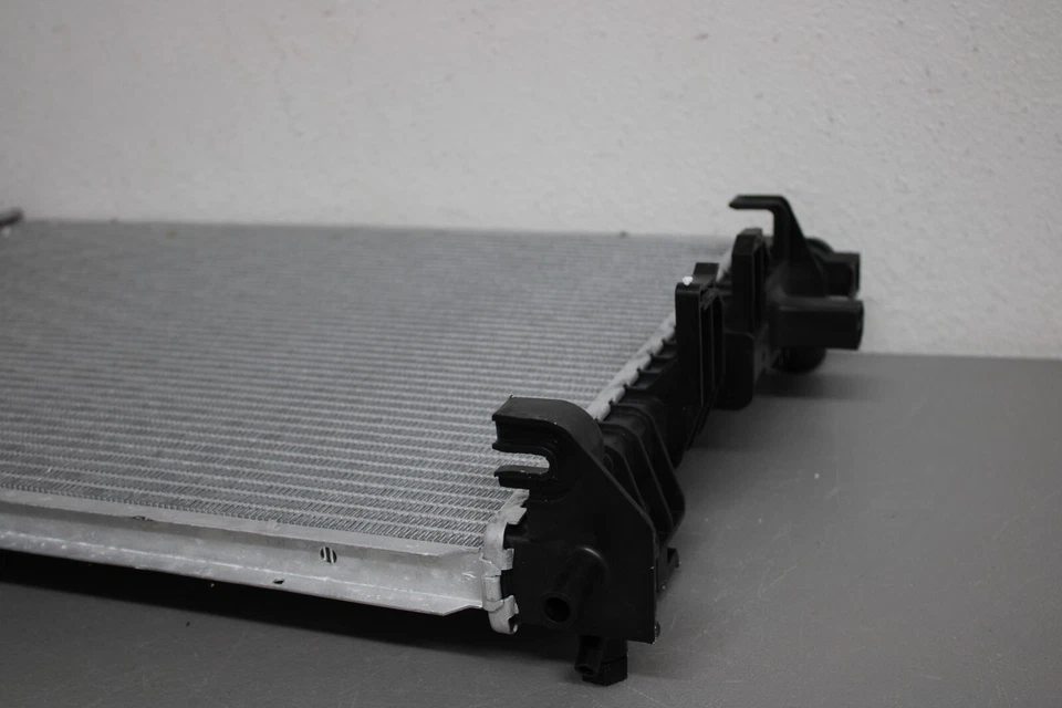 2006 2007 2008 2009 FORD CROWN VICTORIA RADIATOR Foto 3 de 4