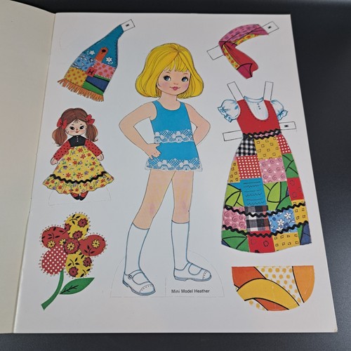 Libro de muñecas de papel vintage retazos artesanía Saalfield c1971 sin cortar - Imagen 5 de 7
