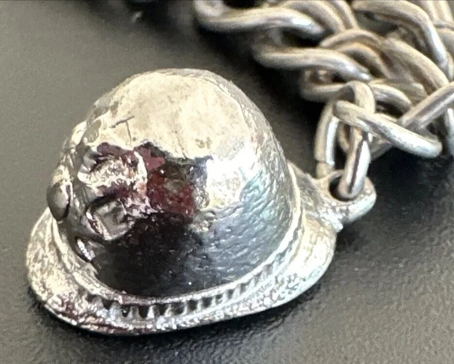 Pulsera de plata esterlina y 3 dijes de colección cruz, casco de policía, trineo de Santa Foto 4 de 4