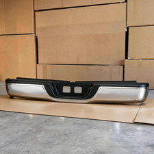 1-piece Rear Bumper Chrome Complete Assembly For Toyota Tundra 2000-2005 2006 1-piece Rear Bumper Chrome Complete Assembly For Toyota Tundra 2000-2005 2006