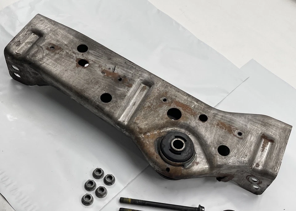 2003-2009 Hummer H2 Front Differential Carrier Mount Support Crossmember OEM - Image 3 of 4