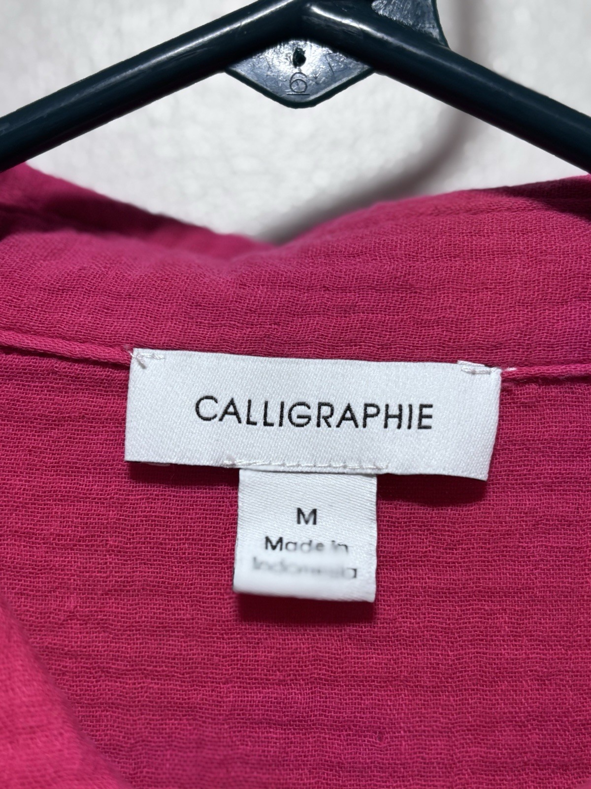 Calligraphie Fuchsia Button Down Cropped  Blouse … - image 2
