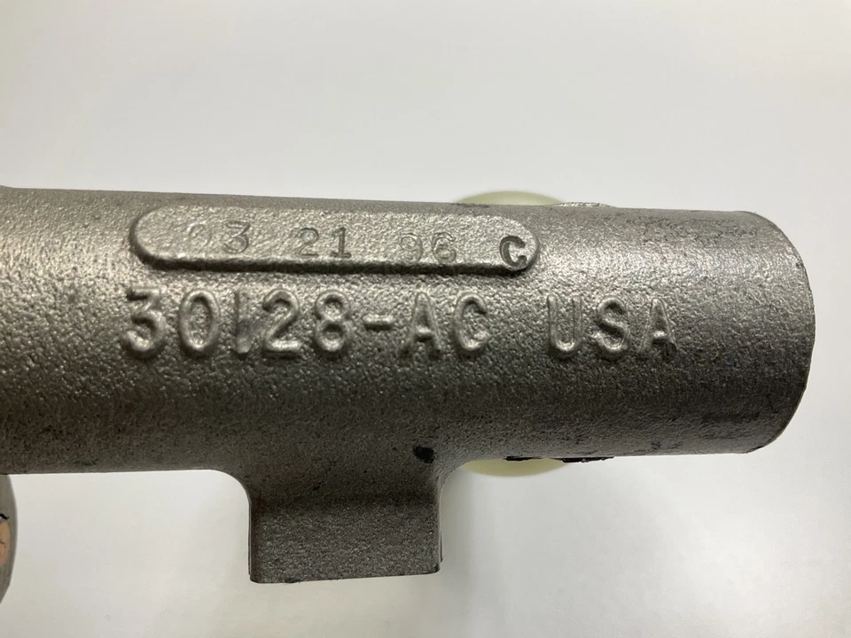 Cilindro maestro de embrague Acdelco 18M2060 para Toyota Camry 1984-1987 Foto 3 de 4