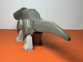 LEGO Adventurers Dinosaur Triceratops 5975-1 T-Rex Transport 2000