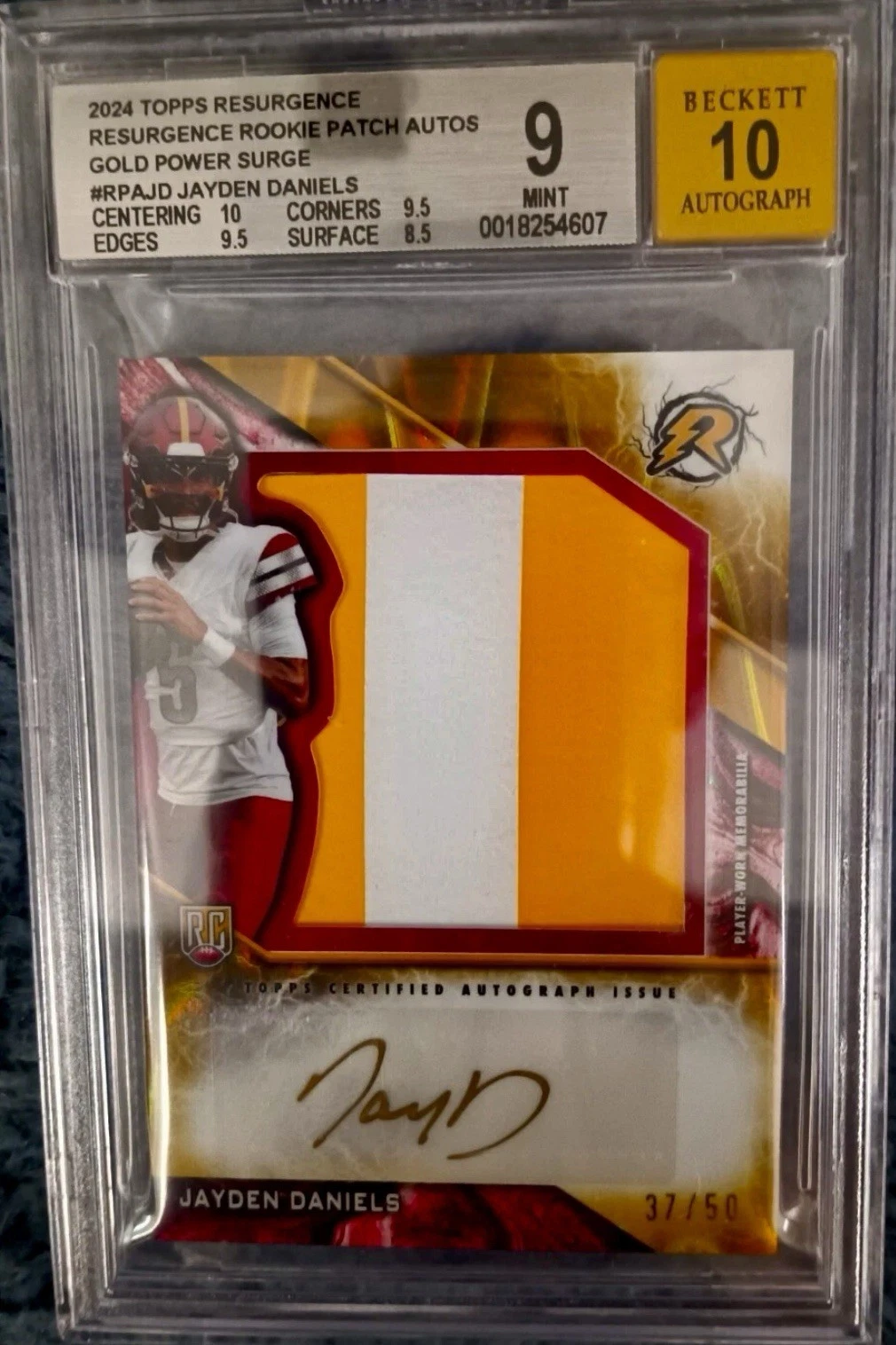 Jayden Daniels Topps Resurgence Resurgence Rookie Patch Autographs #RPAJD Gold Power Surge