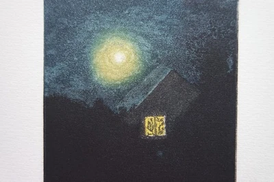 Aquatinta-Radierung „Nachbarhaus bei Vollmond“, Original signiert T. Ehmke 2025 - Bild 1 von 4