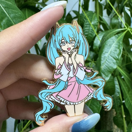 Hatsune Miku Metal Badge Imitation Enamel Metal Brooch Japanese Anime Cute Acces - Picture 5 of 14