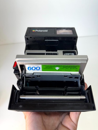 Vintage Polaroid Sun 600 LMS Instant Film Camera Built in Flash Foldable Silver - Picture 9 of 9