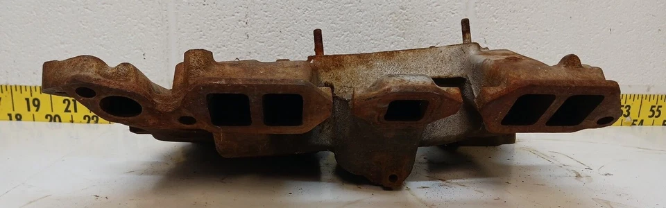 Colector de admisión de motor usado OEM GM 371 569138 1957-1958 Oldsmobile 88/98 (WRM6) Foto 4 de 4