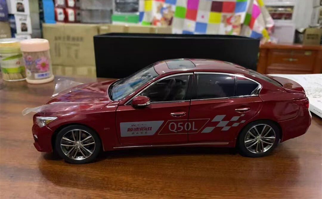 □ インフィニティ 日産 Infiniti Q50 □1/18 PAUDI MODEL
