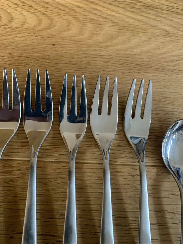 Auerhahn Conturo Edelstahl Besteck Teilmattiert 6 Kuchengabeln 2 Kaffeelöffel  - Bild 4 von 4