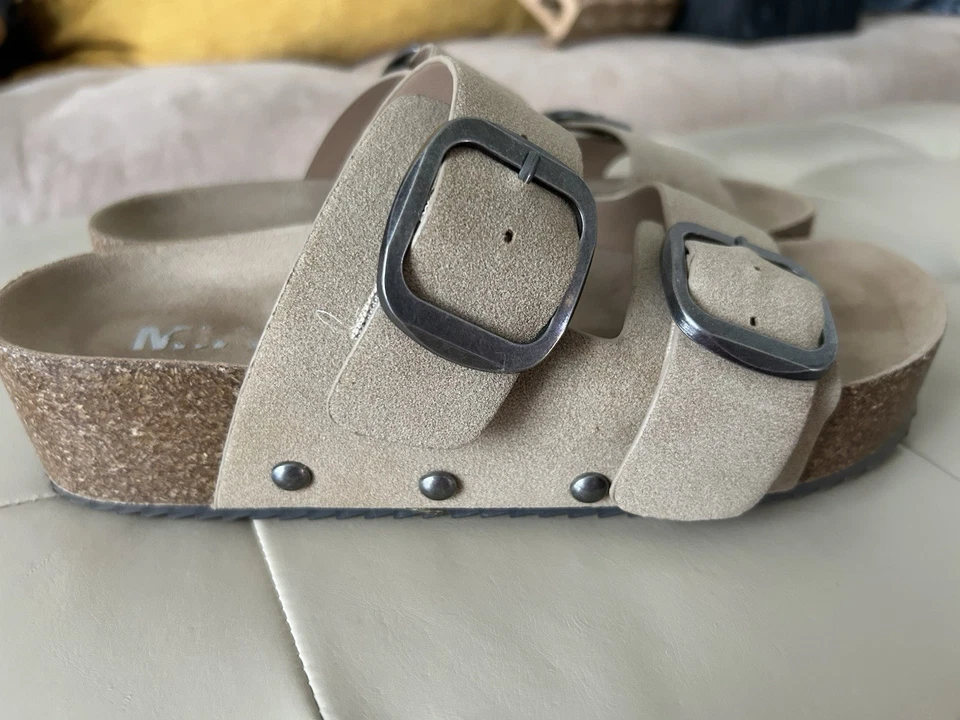 MIA Qianna Double-Buckle Platform Sandals in Sand ~ Size 6.5 Foto 4 de 4