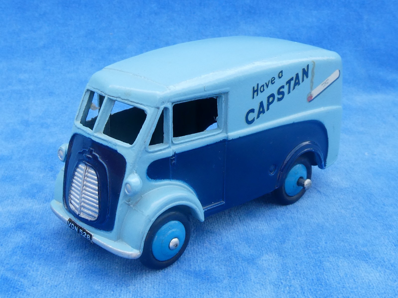Dinky Toys GB 465 – Morris Van Capstan – 1/43 – Bleu – Occasion