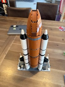 LEGO Sculptures: Shuttle Expedition 10231 - Retired (2011) Shuttle boosters RARE