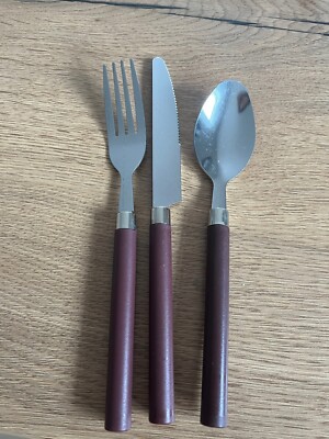 Besteck 6x Gabel, 5x Löffel, 6x Messer, Essgeschirr