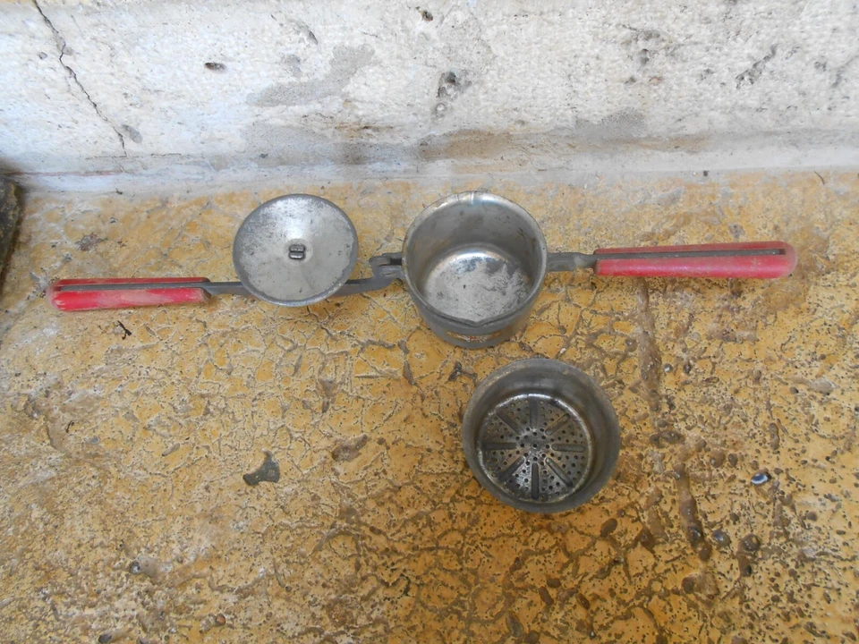 Ancien PRESSOIR fonte avec manches et étiquettes marque Princia breveté - Photo 4/4