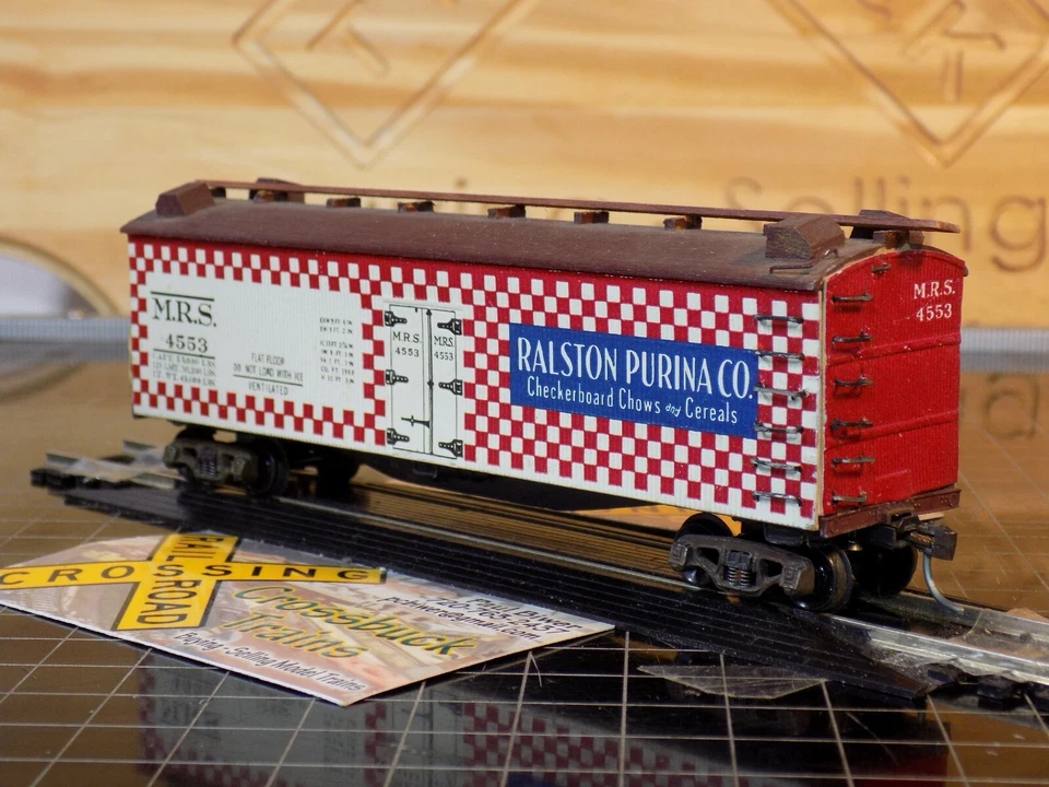 HO 40' Wood Reefer Ralston Purina MRS 4553 Knuckle Couplers (Mo030424) - Image 4 of 4