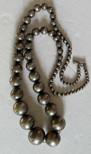 HEAVY Vintage Sterling Silver Graduated Ball Bead Necklace 31.5” - Picture 2 of 13