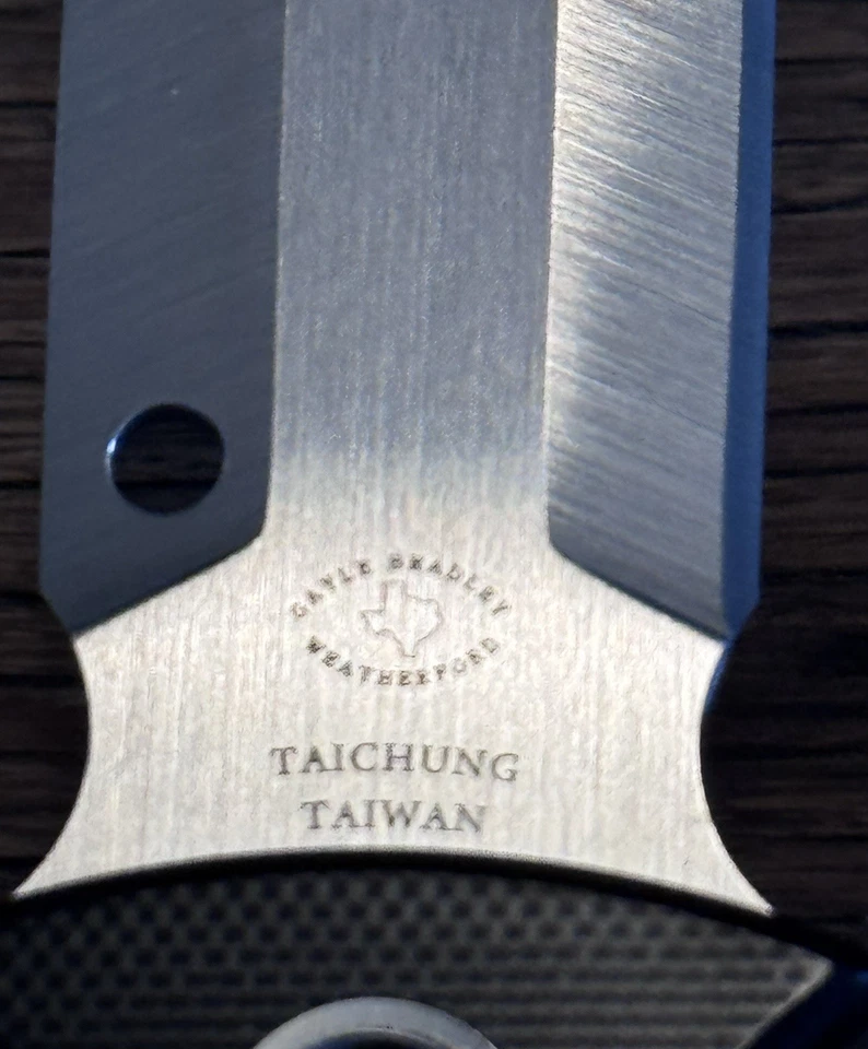 Cuchillo de hoja fija Spyderco Nightstick Full Tang negro G-10 S30v FB47GP Foto 3 de 4