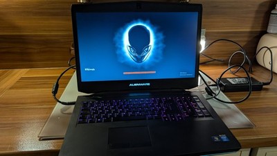 Alienware 17 | i7-4700MQ | GTX 770m | 8GB RAM | 750GB HDD