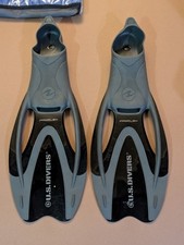 U.S. Divers Swimmng Fins w/Carrying Bag Size Large 9.5 - 11.5 