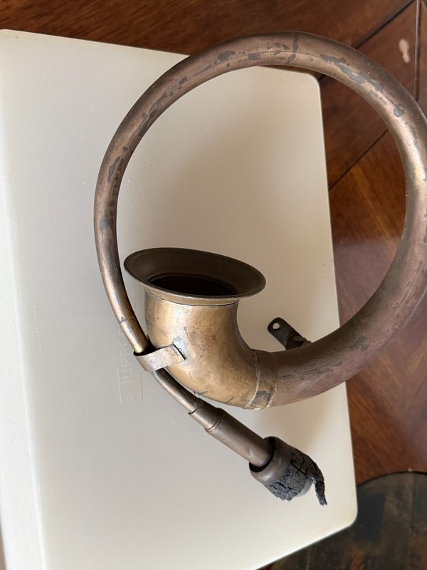 Antique brass bulb horn no cracks for wagon or bike missing bulb needs polish