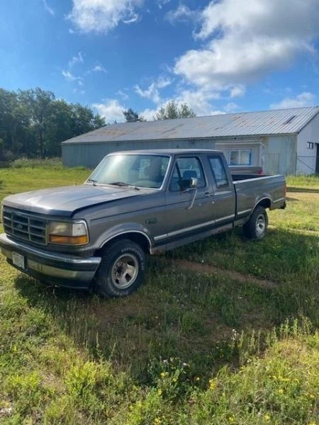 (LOCAL PICKUP ONLY) Windshield Glass From 8501 GVW Fits 87-97 FORD F250 PICKUP 4 - Image 2 of 4