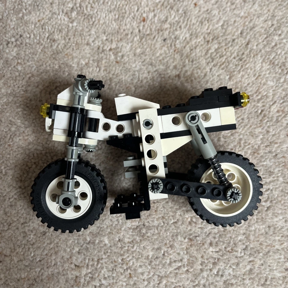 LEGO Technic 8810 Cafe Racer, photo 3 of 3