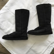 Original UGG Stiefel In Schwarz Wildleder 