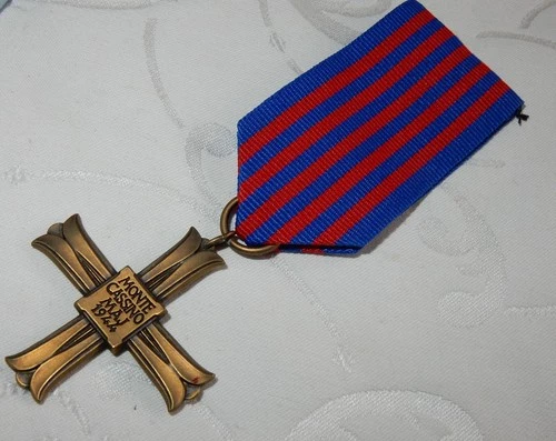 1940-1945 WW2 POLAND WAR MEDAL MILITARY WORLD WAR II + MONTE CASSINO CROSS