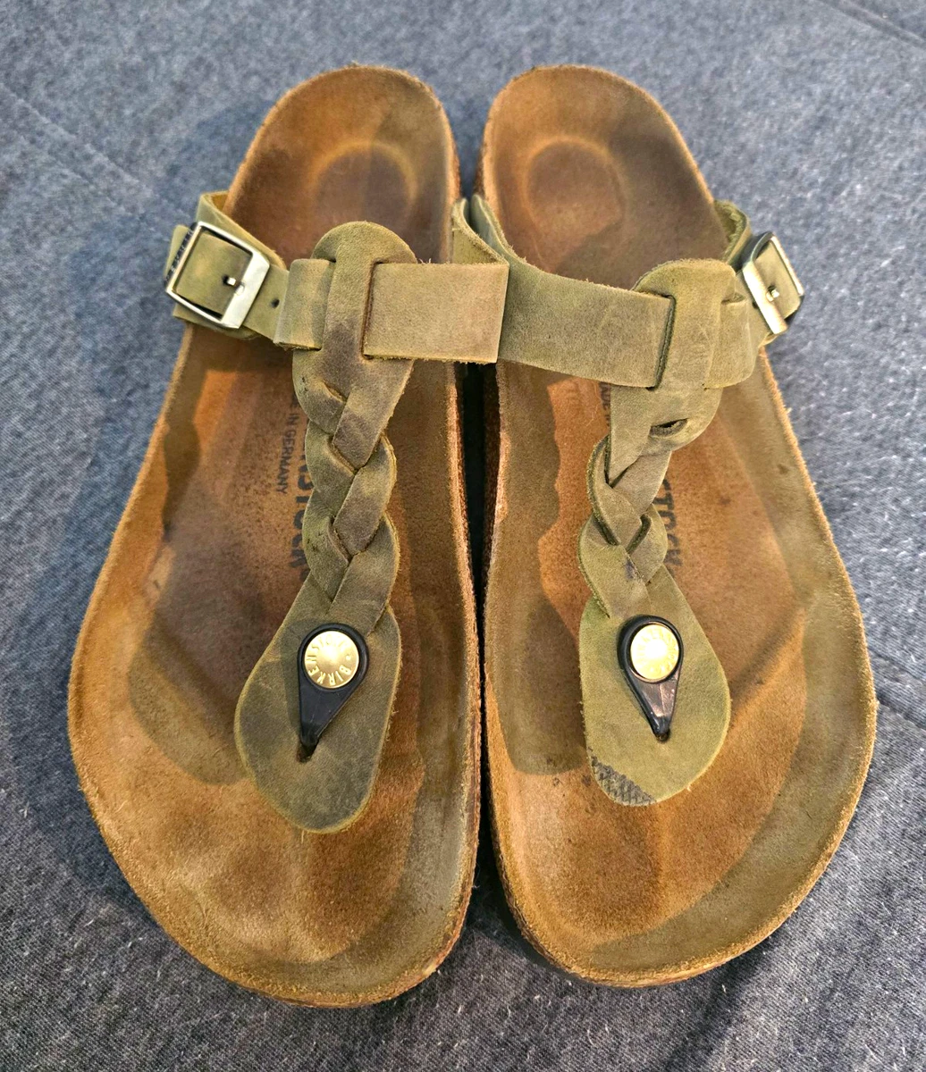 Birkenstock Gizeh Olive Green Birko-Flor Thong Sandals Mens 43 L12 M10 Germany Gizeh Big Buckle Oiled Leather in Color Olive Green  main image 2