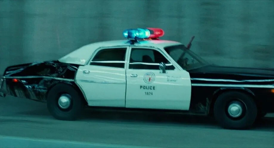 POLICJA DODGE MONACO Police Terminator (1984) 1977 1/43 GreenLight