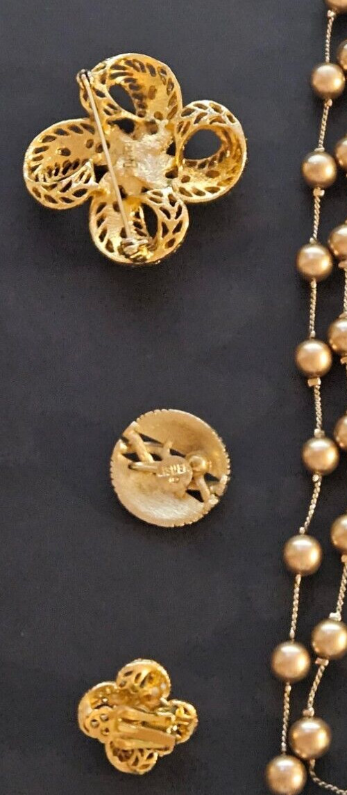 Lisner Brooch & Earrings main image 0