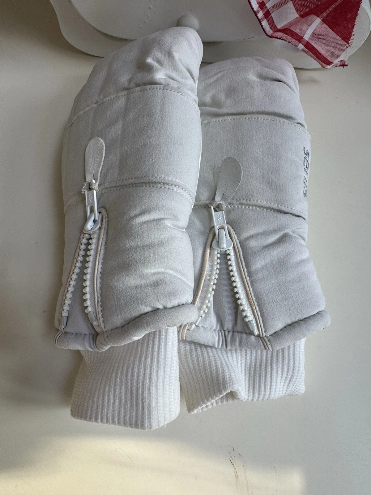 Serus Women’s Sz S Cowhide Leather White Winter/Ski Mitten Style Gloves
Opens in a new window or tab
