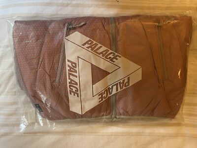 Palace Hexagon Pertex Quilted Jacket in Grey Size medium Full Zip