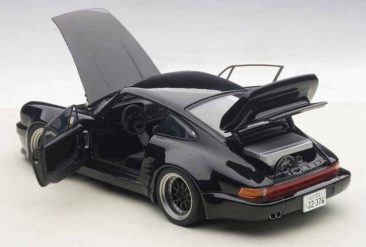 AUTOart 78156 1/18 Porsche 911 (930) Turbo Wangan Midnight