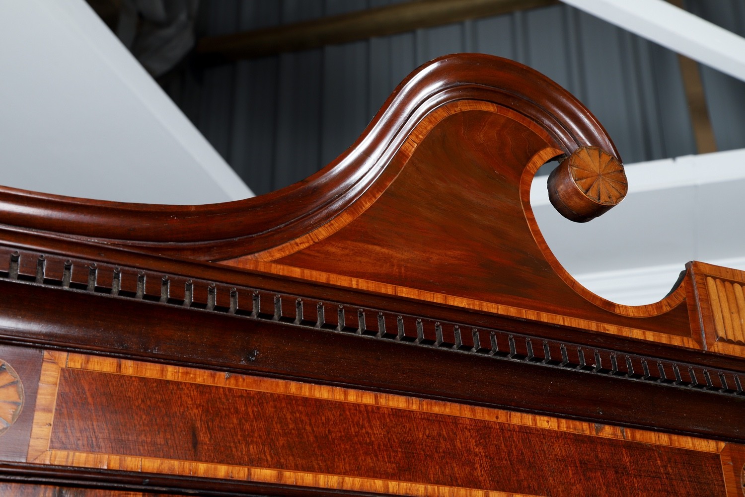 Antique English Georgian Federal Mahogany Linen Press Wardrobe Armoire  (c.1780)