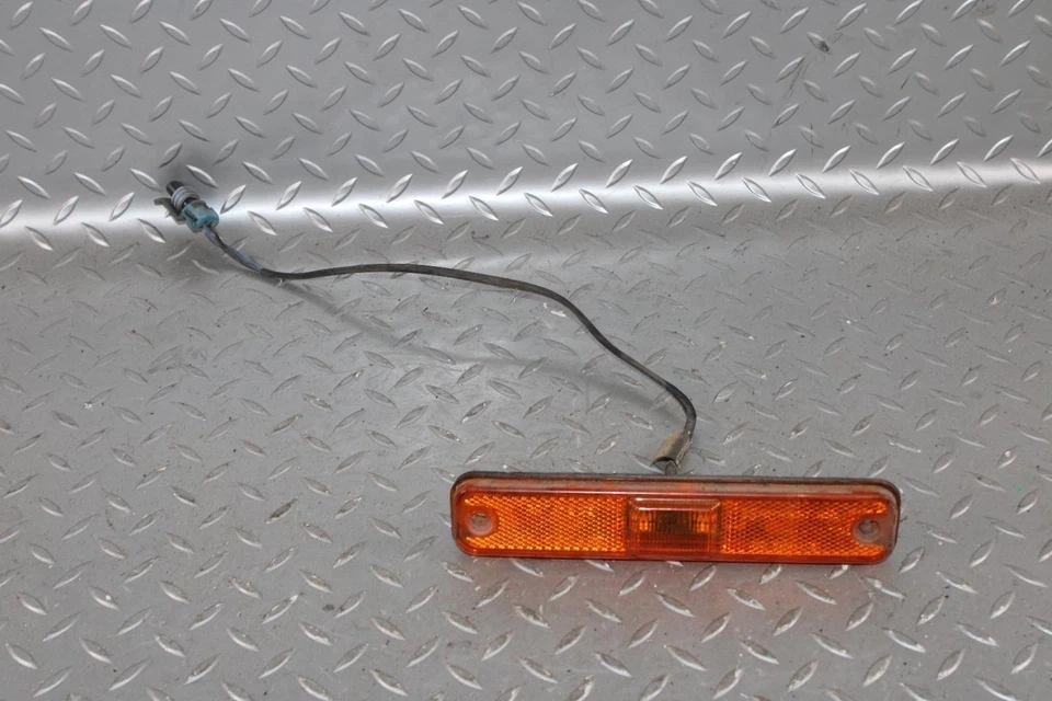 03-09 Hummer H2 Front Orange Quarter Panel LH OR RH Side Marker Light Lamp OEM - Image 3 of 4