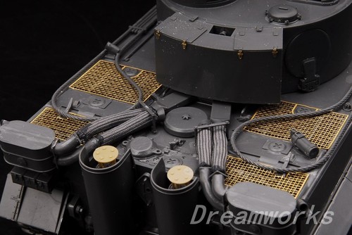 Award Winner Built Tamiya 1/35 Eastern Front Snow Tiger s.Pz.Abt506+PE+Figure - Picture 21 of 23