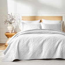 King/Cal King Quilt Bedding Set for All Seasons,Lightweight White Bedspreads Kin