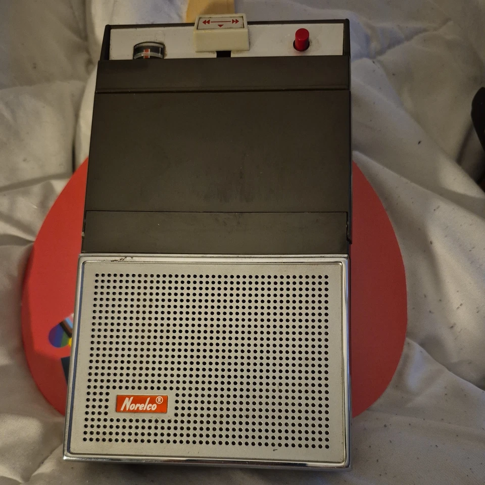 Grabadora de transporte Norelco vintage con estuche y micrófono *NO PROBADA* Foto 3 de 4