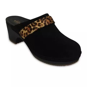 leopard crocs size 8